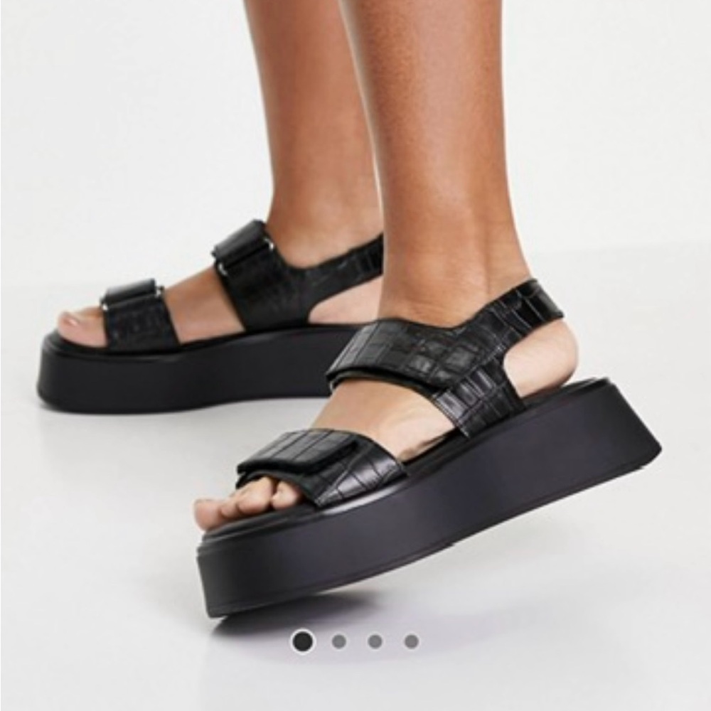 Vagabond Black Platform Sandals with Chunky Sole